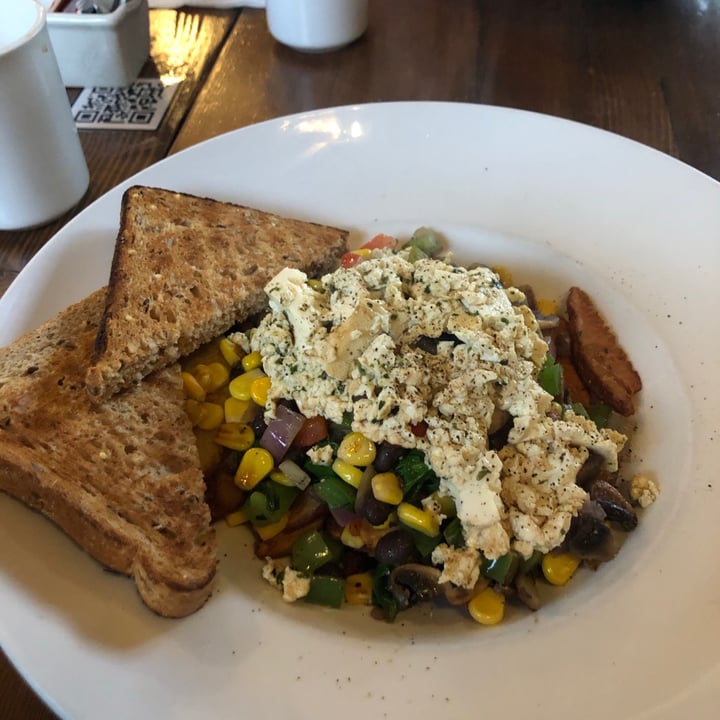 photo of The Crabapple Café Garden Hash With Vegan Pesto And Tofu shared by @marinar on  26 Dec 2020 - review