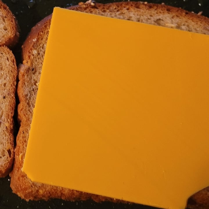 photo of Daiya Cheddar slices shared by @spade-explores on  04 May 2022 - review