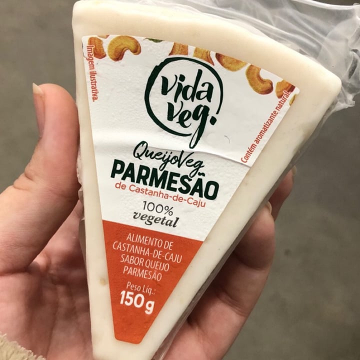 photo of Vida Veg QueijoVeg parmesão shared by @caly0022 on  28 Apr 2022 - review