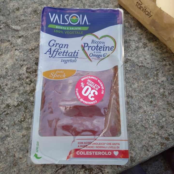 photo of Valsoia Affettato gusto speck shared by @arineko on  01 Oct 2022 - review