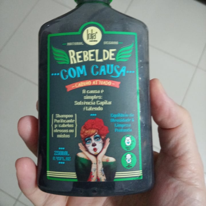review photo of Lola Cosmetics Rebelde com causa shampoo shared by @zuleicagadotti on 08 May 2022 - review