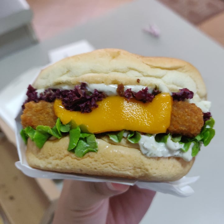 photo of Veggie Dojo Fishless Burger shared by @qianyu on  24 May 2020 - review