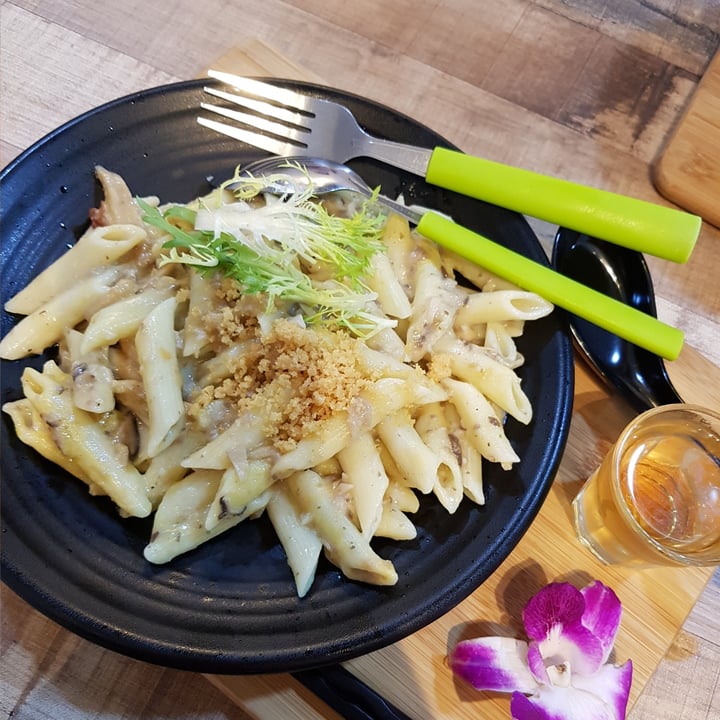photo of nomVnom Bistro Truffled Mushroom Pasta shared by @shanna on  23 Feb 2021 - review