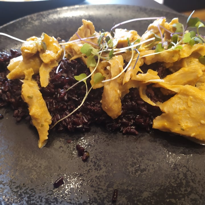 photo of Street & Soul Arroz negro con satay de carne vegetal shared by @merymu on  11 Oct 2020 - review