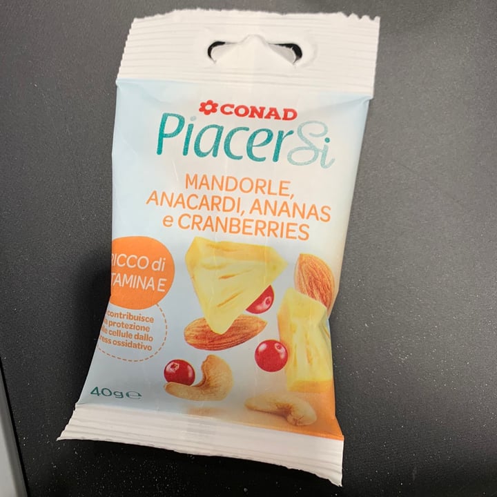 photo of Piacersi | Conad Noci pecan mandorle e uva shared by @myteddy on  15 Apr 2022 - review
