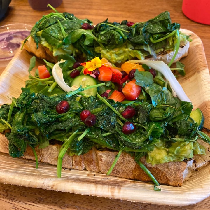photo of Truth & Tonic Pesto toast shared by @brinamberlee on  19 Sep 2020 - review