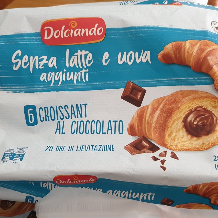 photo of Amo Essere Biologico Dolciando Cornetti senza latte e senza uova  con cioccolato shared by @dflo on  24 Apr 2022 - review