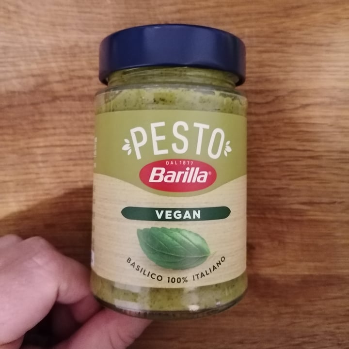 review photo of Barilla Pesto Vegan shared by @jenn1wnk on 12 Nov 2022 - review