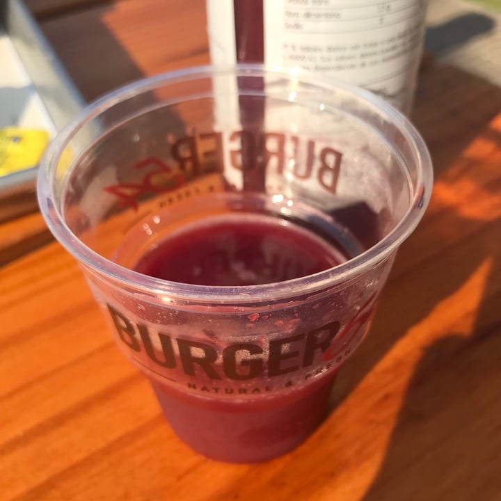 photo of Burger 54 Jugo Juice Market Berries Mix shared by @sechague on  08 Aug 2021 - review