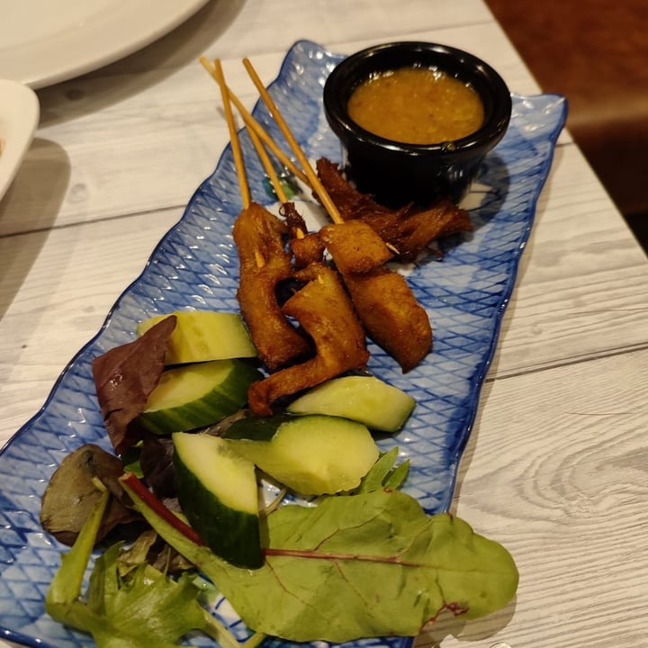 photo of Puti Vegan Cafe Vegan Chicken Satay On Skewer shared by @clairemack on  02 Dec 2021 - review