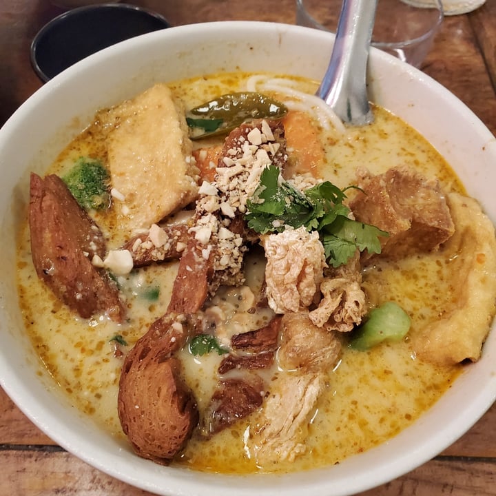photo of Golden Lotus Vegan Laksa with tofu and vegetable shared by @naturesfood on  17 Mar 2021 - review
