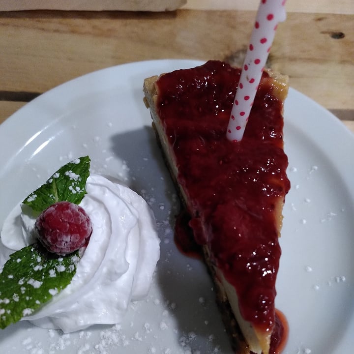 photo of Dolce Pizza y Los Veganos Cheescake shared by @walkabout-veg on  01 Nov 2022 - review