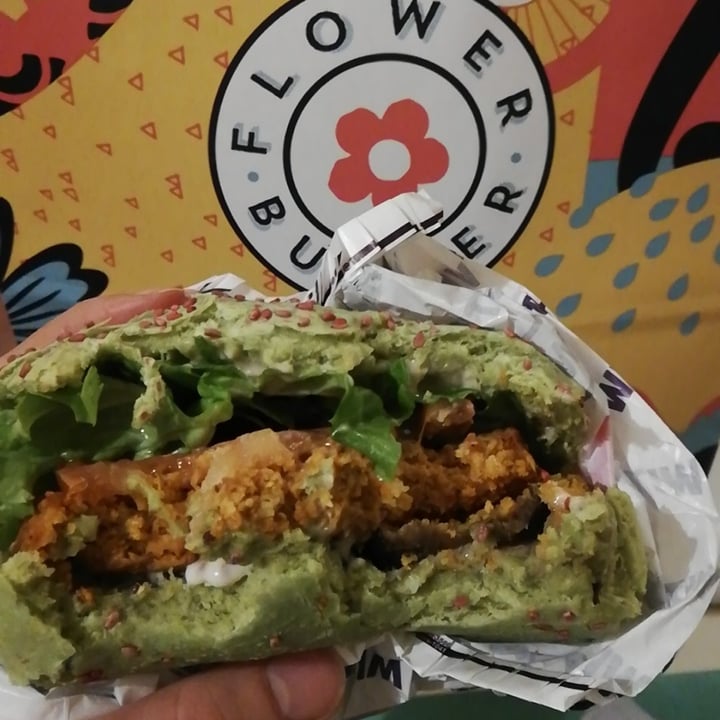 photo of Flower Burger Elf Burger shared by @silviaceccarelli on  07 May 2022 - review