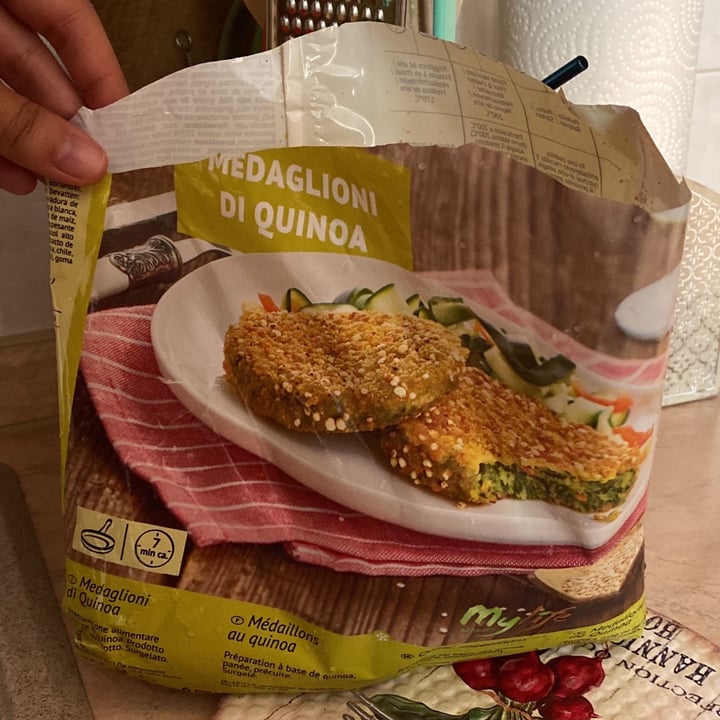 photo of Bofrost Medaglioni di Quinoa shared by @ccarlottaa on  30 Oct 2022 - review