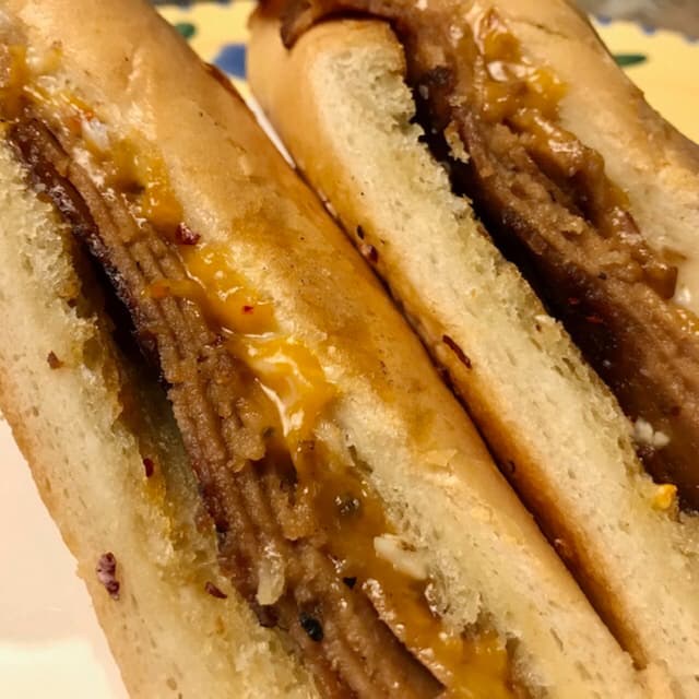 菜肴“Grilled Chee’ And Haamm”的照片