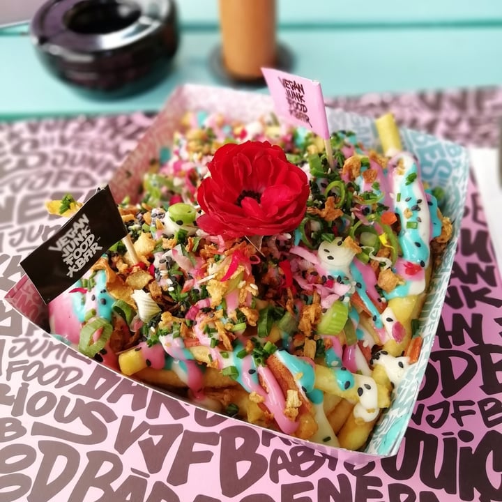 photo of Vegan Junk Food Bar T.R.U.F supreme shared by @chiaradp on  07 Jul 2022 - review