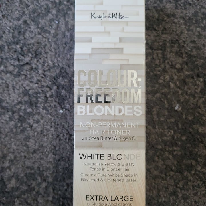 review photo of Knight & Wilson Color-freedom Blondes White Blonde shared by @taishardt on 15 May 2022 - review