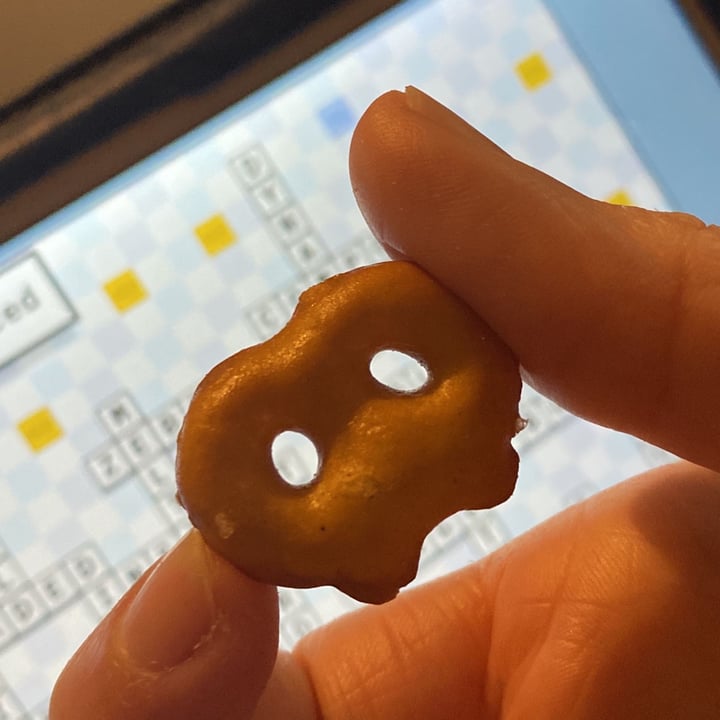 photo of Snack Factory Gluten free Pretzel Crisps shared by @mrsbubsmith on  12 Oct 2021 - review