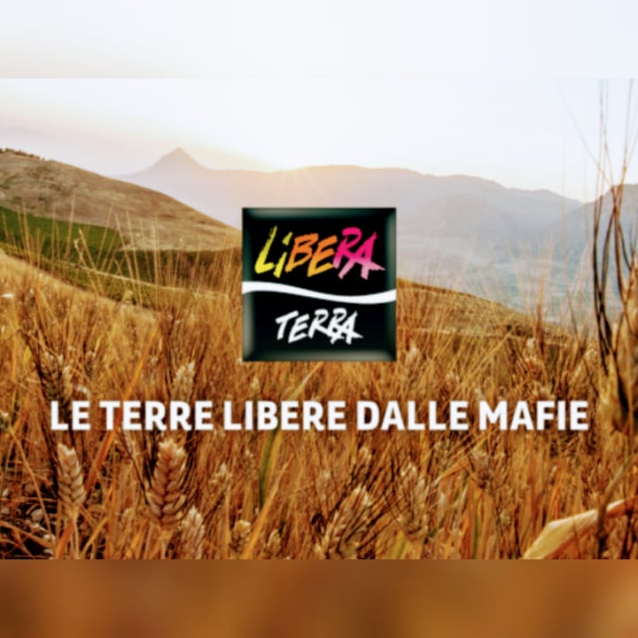 photo of Libera Terra Frollini ai cereali con mandorle shared by @kikicuby on  22 Mar 2022 - review