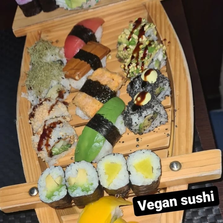 review photo of Asia Fusion Sushi Barca mix per 1 persona Vegan shared by @pandina on 21 Mar 2022 - review