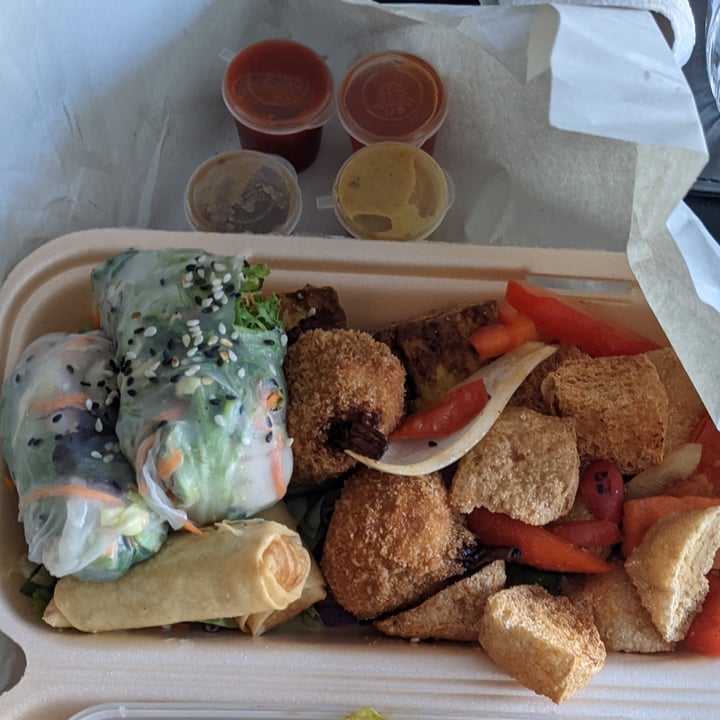 review photo of Siam Kitchen - Thai Food in Belfast Vegan set shared by @vegvan on 02 Jun 2021 - review