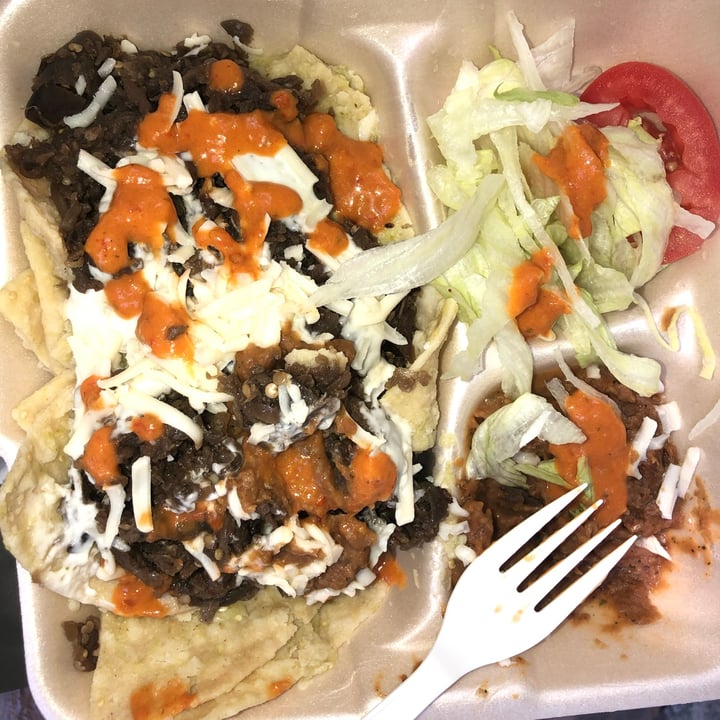 review photo of La Garnacha Azul Chilaquiles shared by @hannialomelia on 27 Jul 2022 - review