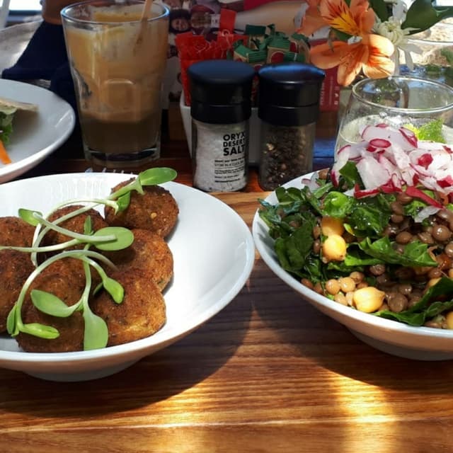 菜肴“Herby falafel balls”的照片