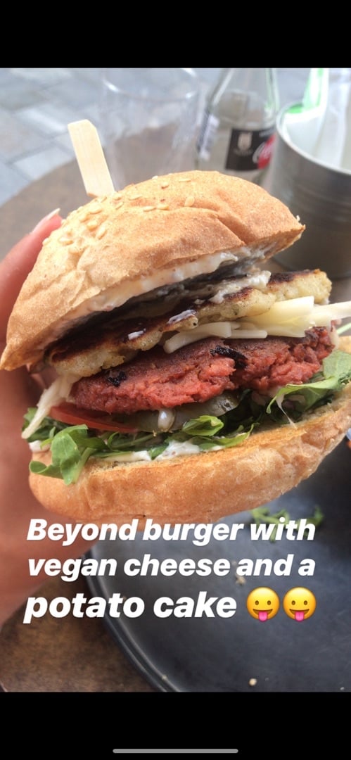photo of RE:FRESH Music Club & Restaurant Beyond Burger shared by @eloisewood on  19 Dec 2019 - review