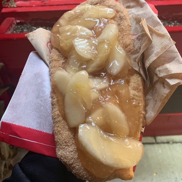 photo of BeaverTails ByWard Market Apple Pie Beavertail (Vegan) shared by @xtinababs on  03 Oct 2020 - review