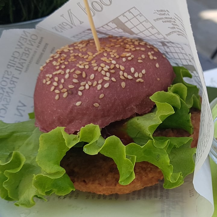 photo of Universo Vegano Classic burger shared by @dorianap on  27 Jun 2022 - review