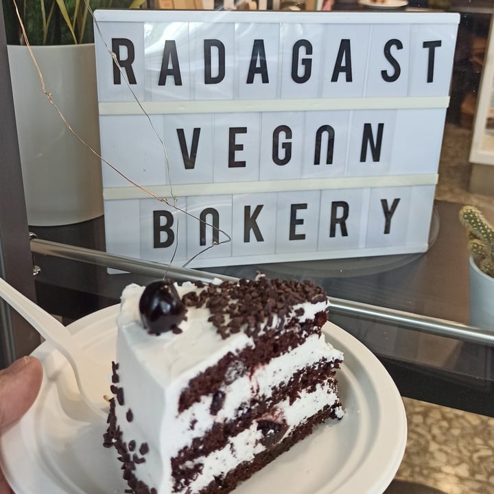 photo of Radagast Vegan Bakery Torta Foresta Nera shared by @nikolaus on  15 May 2021 - review