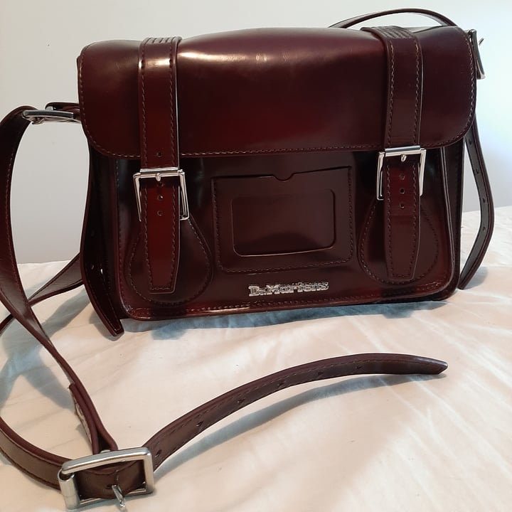 review photo of Dr. Martens Bolso Bandolera Vegano Dr Marteens shared by @natalibeli on 06 Aug 2021 - review