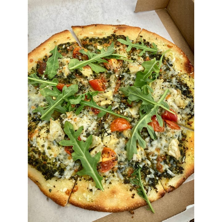 photo of CHEZ ZAC Pizzeria - Delivery / Livraison / Takeaway Vegan Pesto shared by @lovearth on  20 May 2021 - review