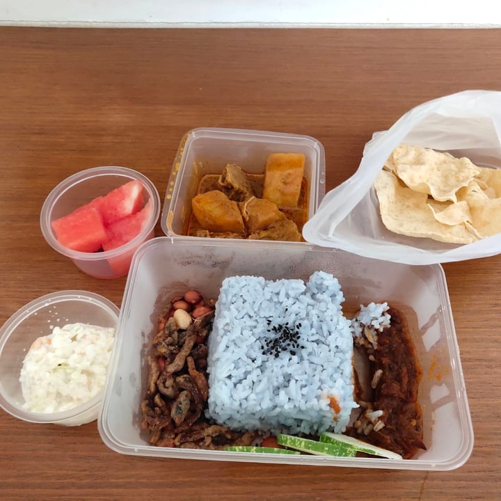 photo of Minf Houze Vegan Cafe Nasi Lemak shared by @stevenneoh on  13 Apr 2020 - review