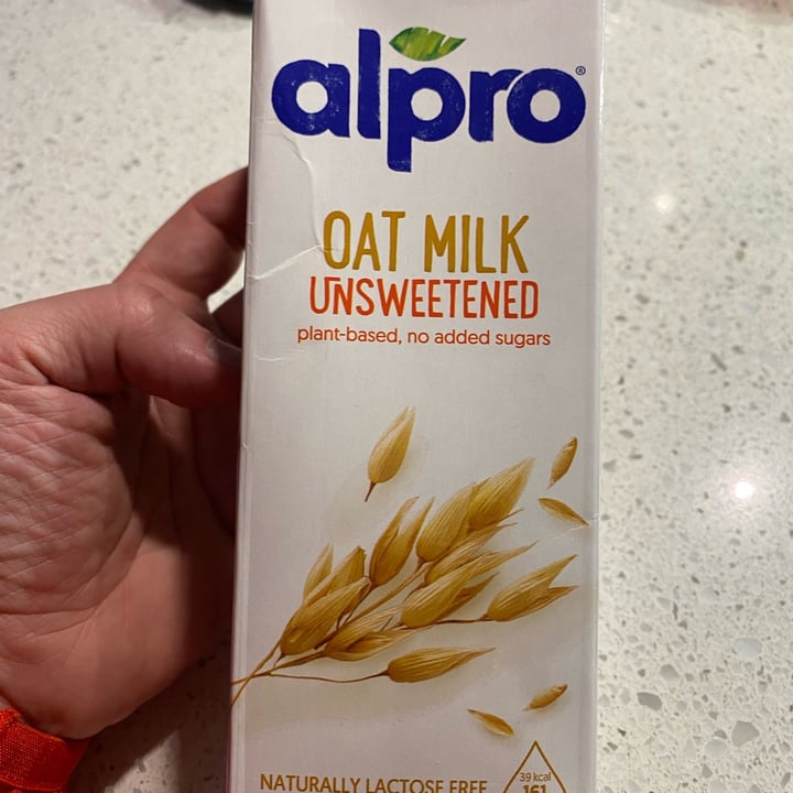 photo of Alpro Unsweetened Oat Milk shared by @nellca on  24 Jul 2022 - review