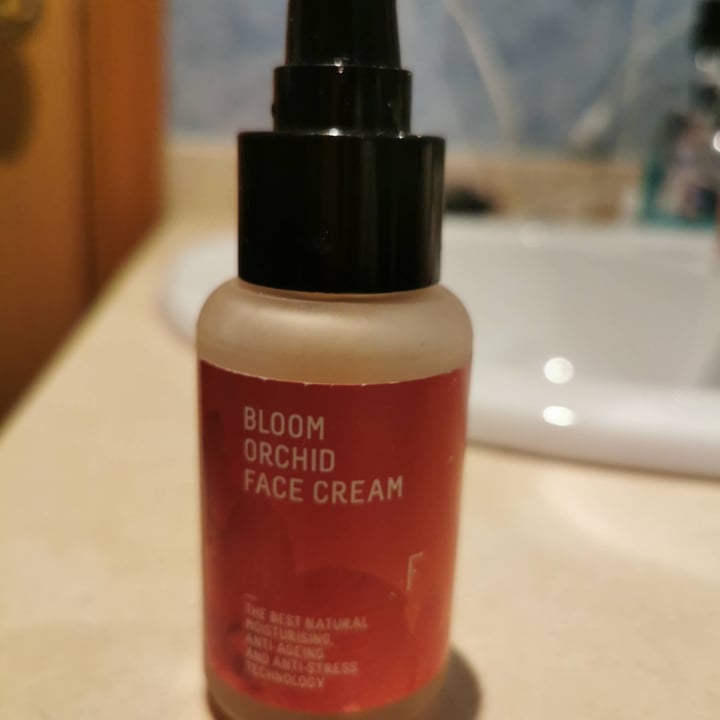 review photo of Freshly Cosmetics Bloom orchid face cream shared by @raqueltroya on 09 Jan 2021 - review
