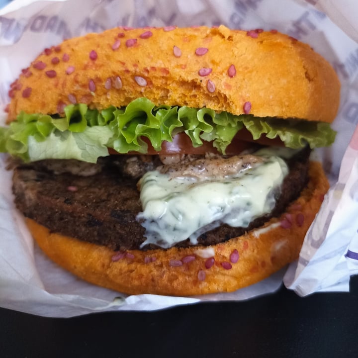 photo of Flower Burger Hercules Burger shared by @eleonorazarroli on  04 Oct 2022 - review
