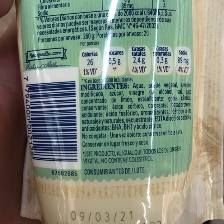 review photo of Hellmann’s Hellman’s Vegan Mayonnaise shared by @carinagomez99 on 05 Sep 2020 - review