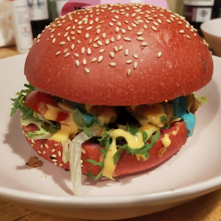 photo of Vegan Junk Food Bar Daddy Burger shared by @robertabi on  23 Dec 2022 - review