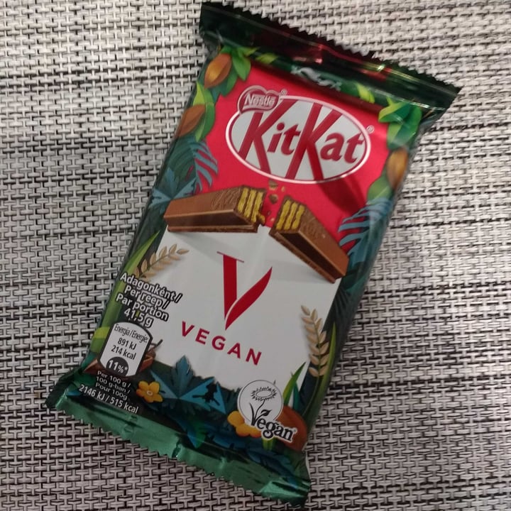 photo of Nestlé Kitkat Vegan shared by @greenpassengerbp on  23 Apr 2022 - review