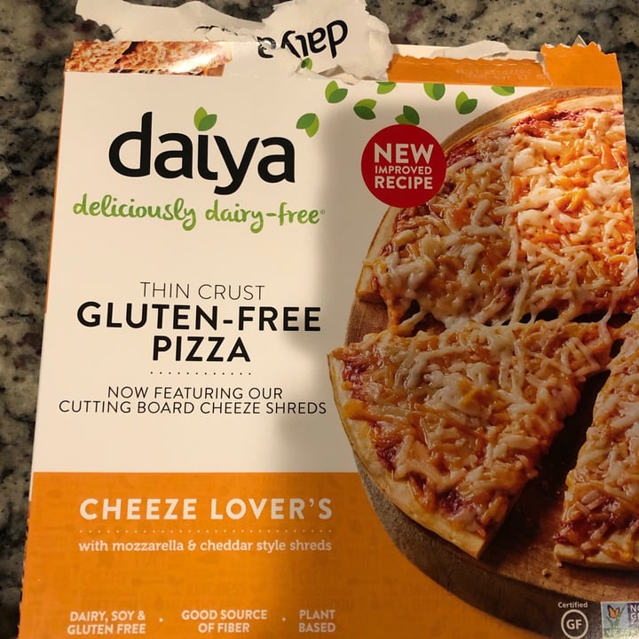 photo of Daiya Cheese lovers Pizza shared by @friendgirl on  27 Feb 2021 - review