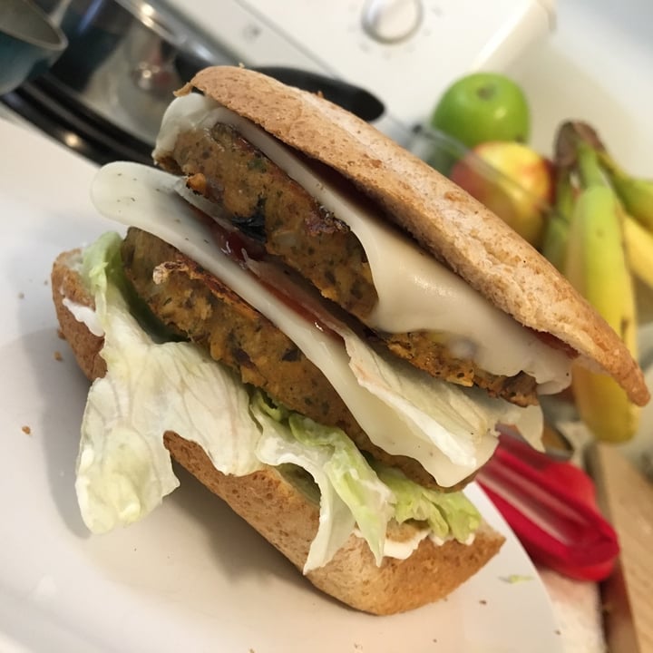 review photo of Sol Cuisine Spicy Black Bean Burgers shared by @scottofsherwood on 16 Mar 2020 - review