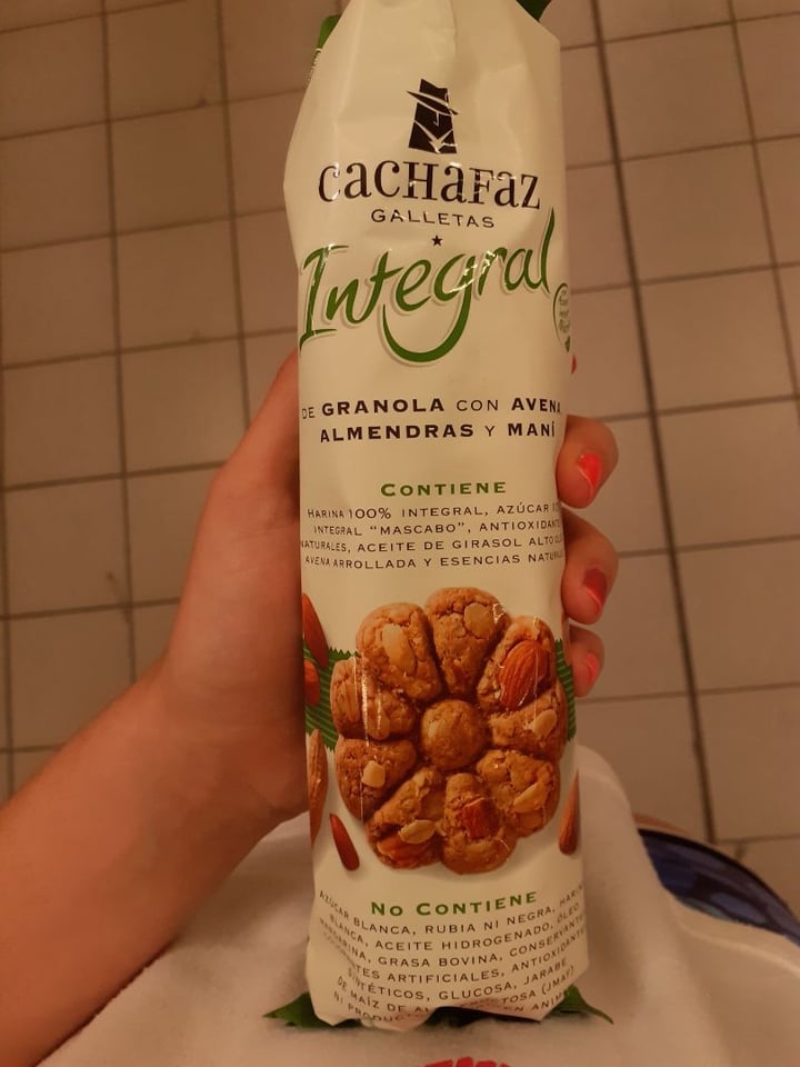 photo of Cachafaz Galletas Integral de Granola con Avena, Almendra y Mani shared by @abydas on  24 Dec 2019 - review