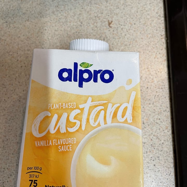 photo of Alpro Custard Vanilla Flavoured Sauce (Soya) shared by @suzyque on  30 Dec 2021 - review