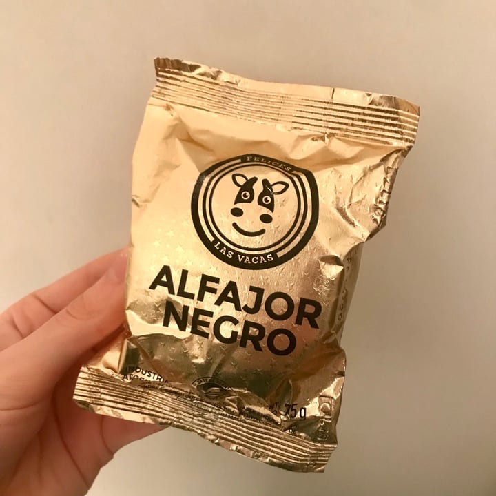 photo of Felices Las Vacas Alfajor Negro shared by @alegibert on  23 Jul 2021 - review