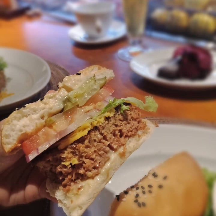 review photo of Mezza9 Classic cheese beyond burger shared by @gretchforveg on 09 Mar 2019 - review