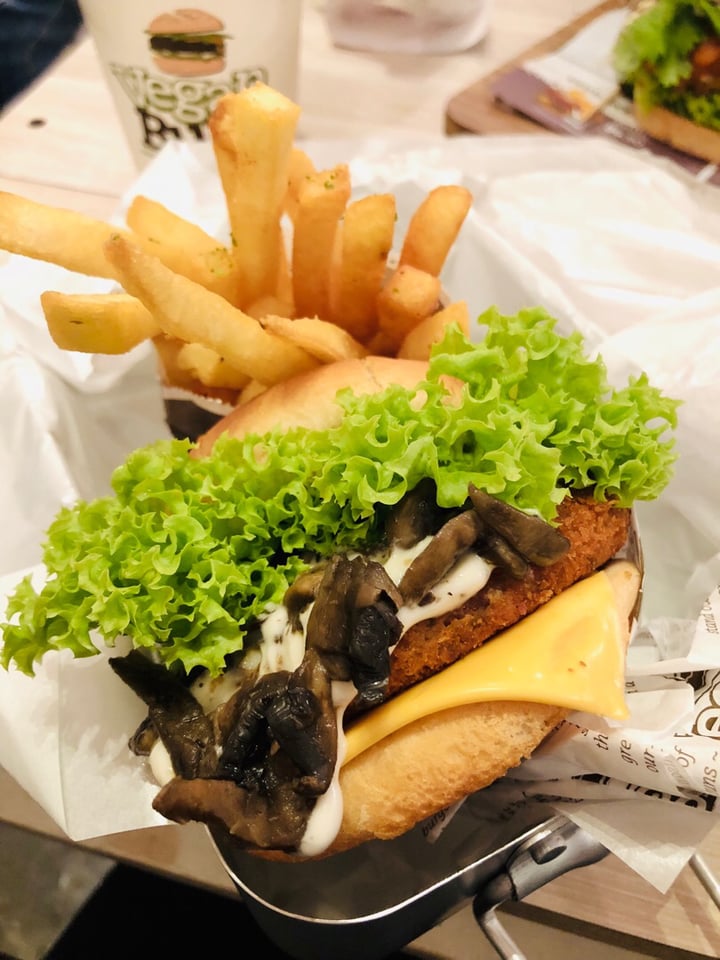 photo of VeganBurg Singapore Creamy Shrooms Burger shared by @eritakay on  14 Oct 2018 - review
