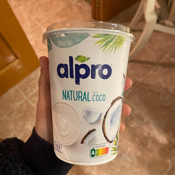 photo of Alpro Natural Con Coco Yogurt shared by @lauraperezz on  03 Dec 2021 - review