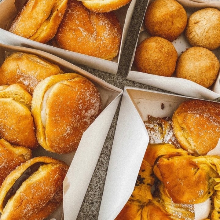 photo of Cravo e Canela Pastelaria Bolo Rei de Chocolate shared by @mafalda43 on  07 Dec 2020 - review