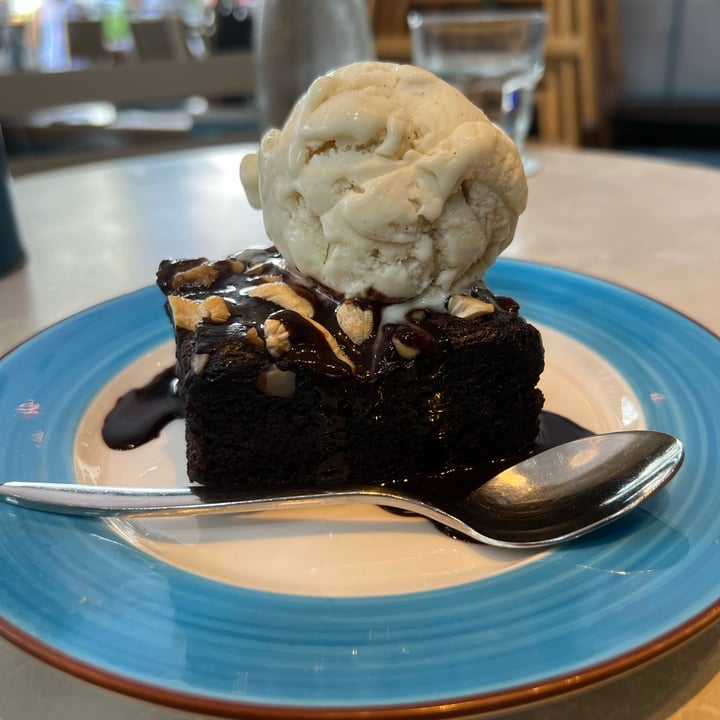 photo of Privé Wheelock Dark Chocolate & Nuts Brownie shared by @pv on  24 Jul 2022 - review